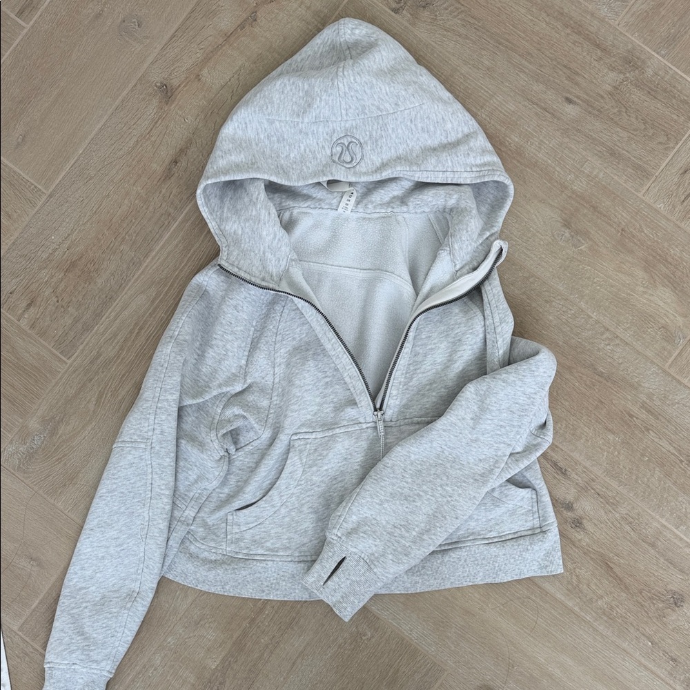 Lululemon scuba cropped hoodie heathered core ultra light gray M/L